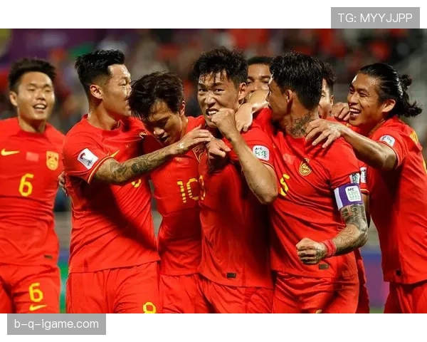 足球杯赛八强战打响：豪门巅峰对决引关注