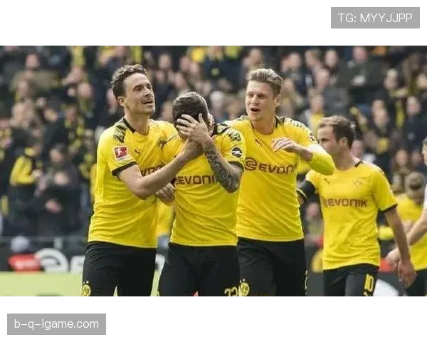 奥格斯堡新赛季进攻火力全开，强势表现引关注