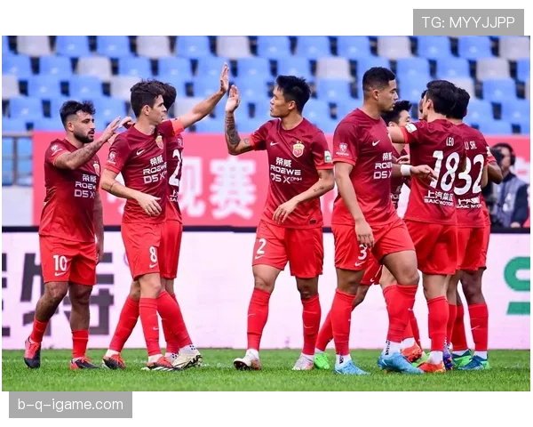 上海海港红色战袍亮相本赛季主场赛事