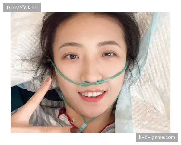 丁霞训练完直接啃鸡腿，这自律和放纵切换得也太丝滑了